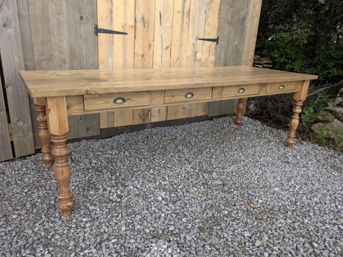 Pine plank farmhouse - farmhouse, table.10